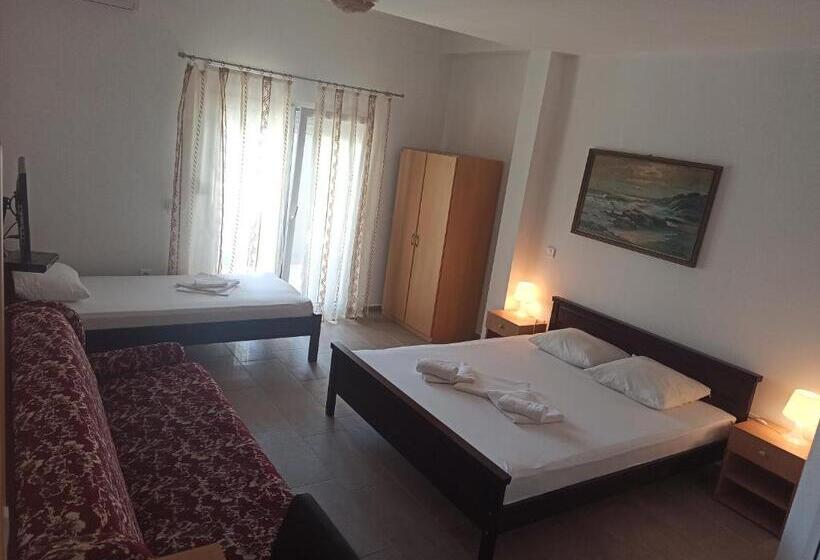 اتاق لوکس خانوادگی, Apartment's Meti