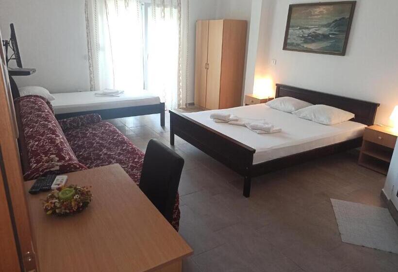 اتاق لوکس خانوادگی, Apartment's Meti