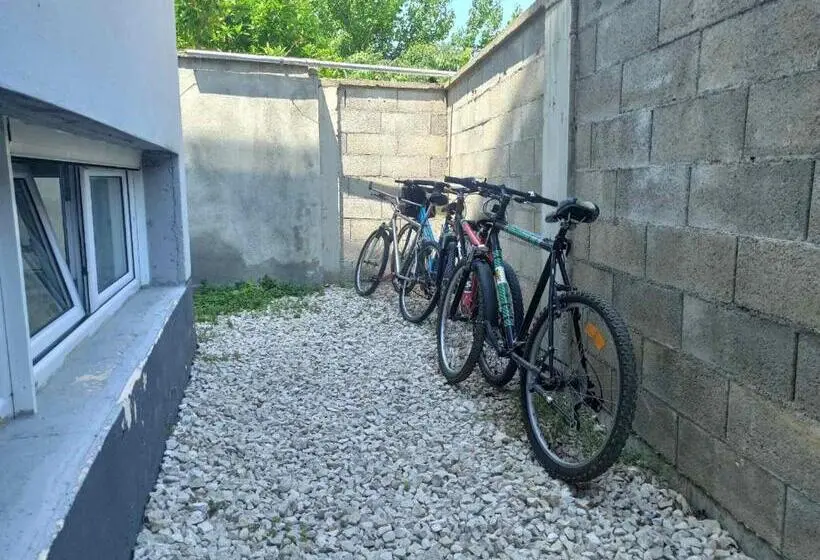 آپارتمان 2 خوابه, Apartment's Meti
