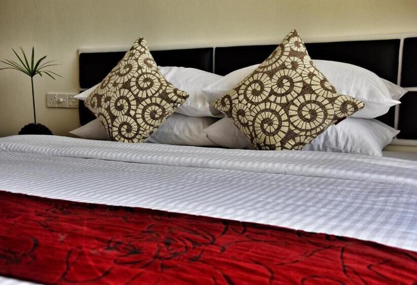 اتاق لوکس با بالکن و چشم‌انداز دریا, Athiri Beach Maldives