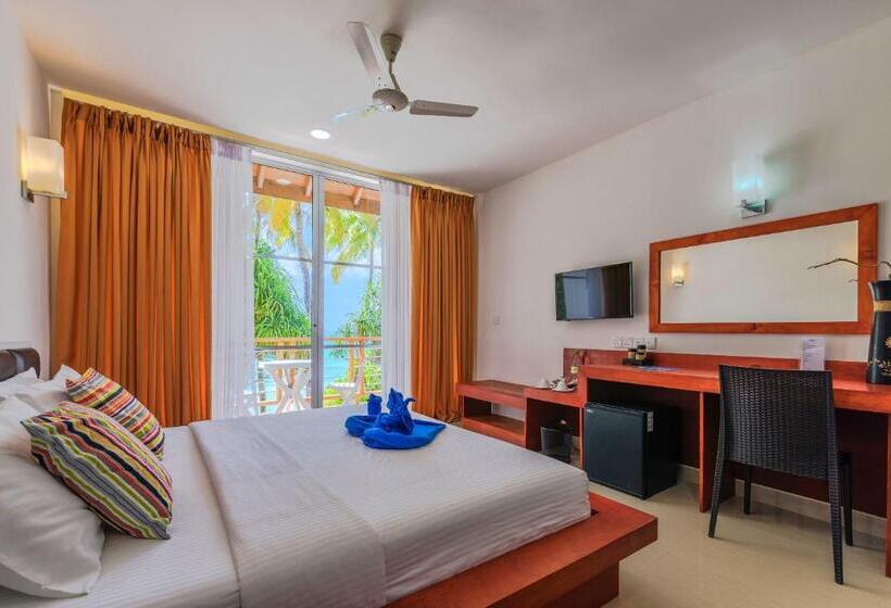 اتاق استاندارد با بالکن و چشم‌انداز دریا, Athiri Beach Maldives