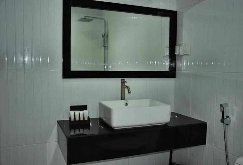 اتاق استاندارد با تراس و چشم‌انداز دریا, Athiri Beach Maldives
