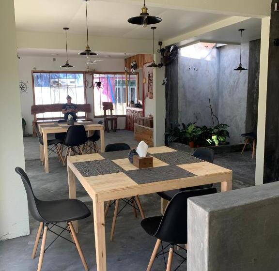 اتاق لوکس, Ithaa Thoddoo Inn