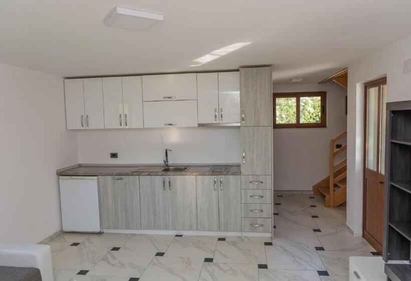 سوئیت 2 خوابه, Leonida Resort