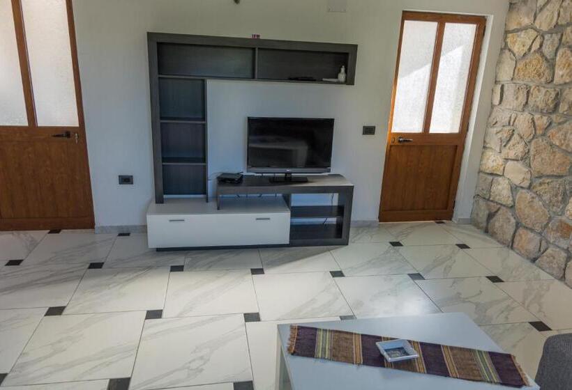سوئیت 2 خوابه, Leonida Resort