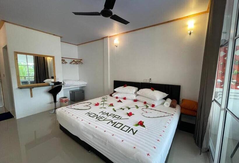 اتاق لوکس با بالکن, Thoddoo White Sand Inn