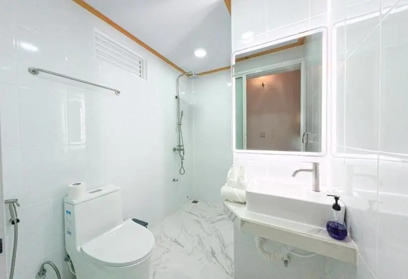 اتاق لوکس با بالکن, Thoddoo White Sand Inn