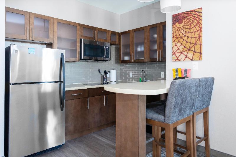 带大床的套房, Staybridge Suites   Cedar Park   Austin N, An Ihg