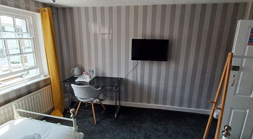 غرفة قياسية حمام مشترك, Winchester Arms