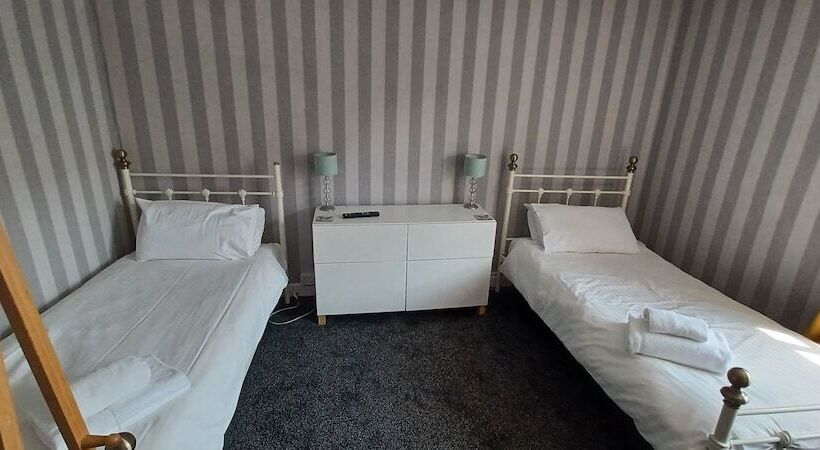 غرفة قياسية حمام مشترك, Winchester Arms