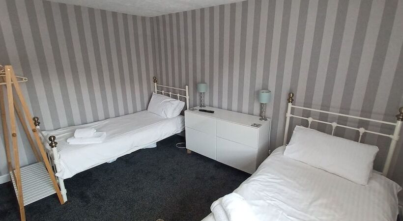 غرفة قياسية حمام مشترك, Winchester Arms