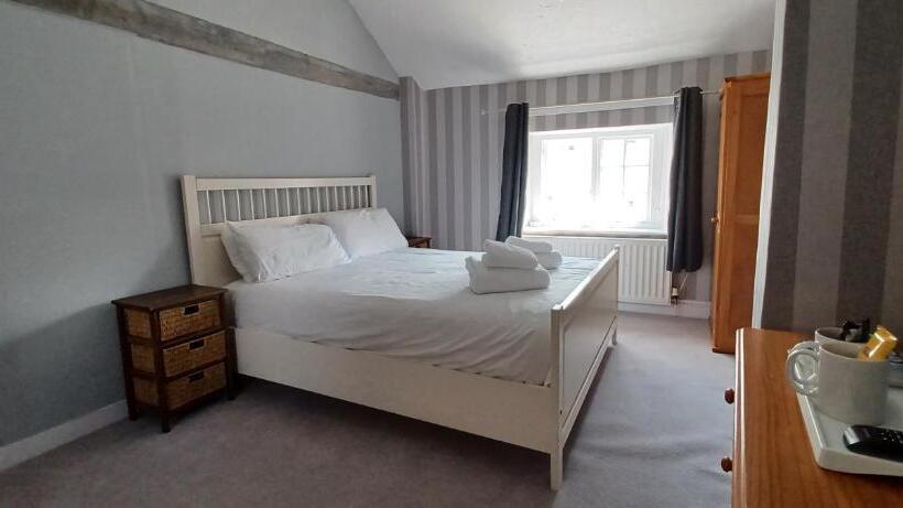 غرفة عائلية حمام مشترك, Winchester Arms