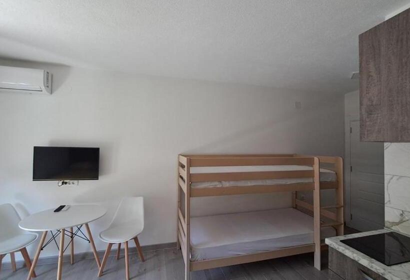 اتاق لوکس با بالکن, Spasic Apartments Sutomore