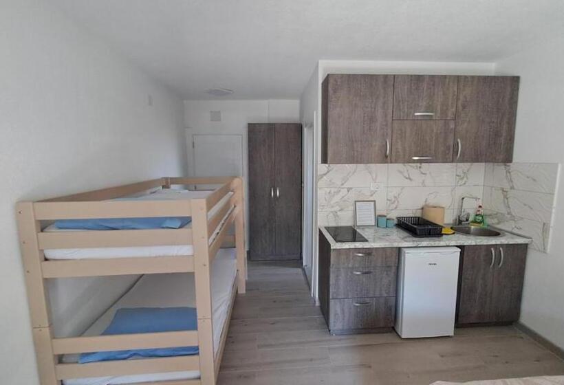 اتاق لوکس, Spasic Apartments Sutomore