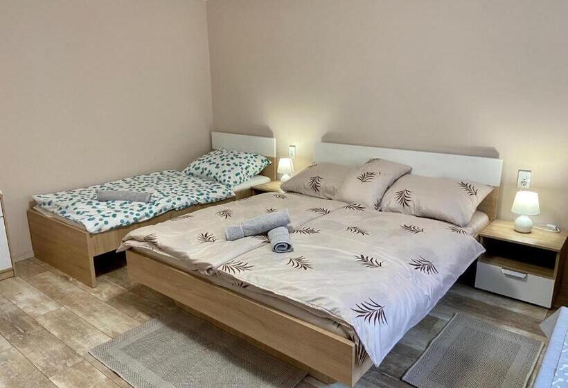 4인용 스탠다드 룸, Vincze Vendégház