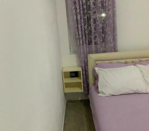 آپارتمان 1 خوابه با بالکن, Emro S