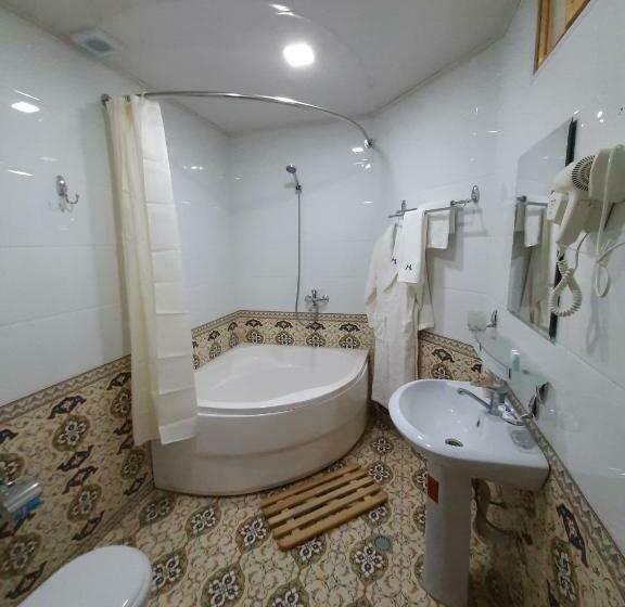 デラックスファミリールーム, Madrasah Polvon Qori Boutique Hotel Xix Century