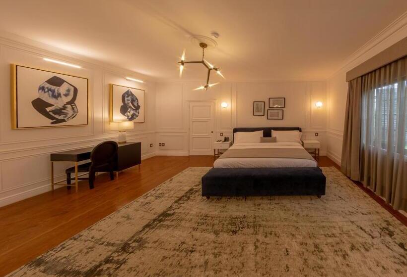 Президентский Люкс, Mansión E. Borbón