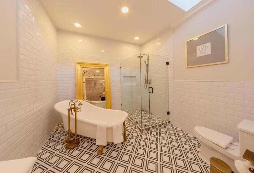 Президентский Люкс, Mansión E. Borbón