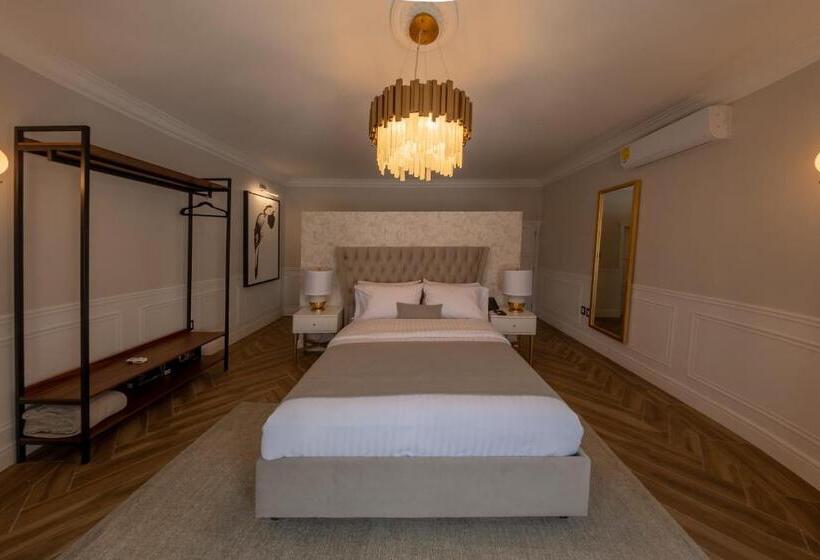 Студия Стандарт, Mansión E. Borbón