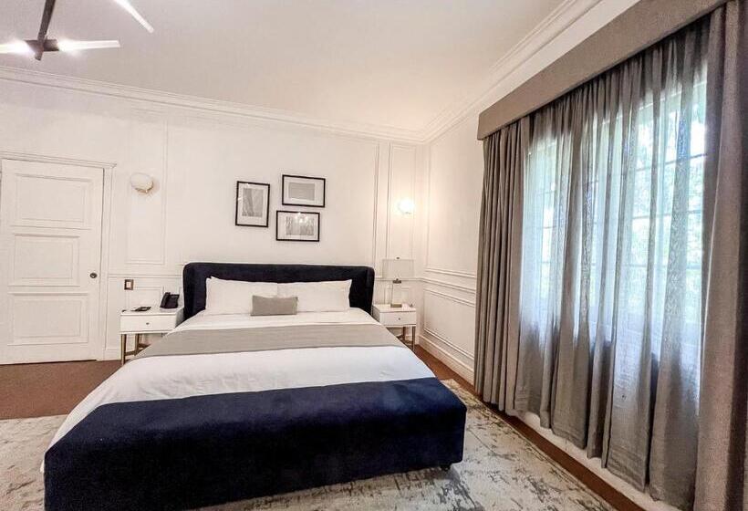 Президентский Люкс, Mansión E. Borbón