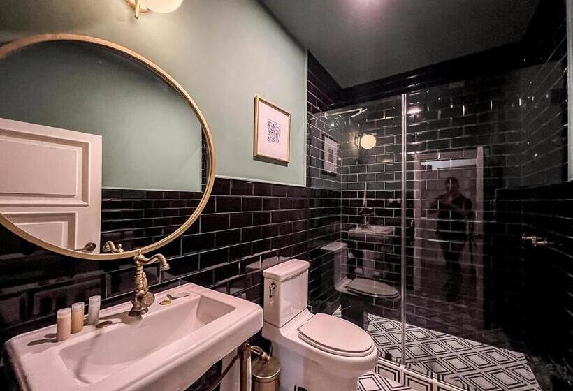 Студия Стандарт, Mansión E. Borbón