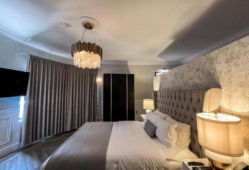 Студия Стандарт, Mansión E. Borbón