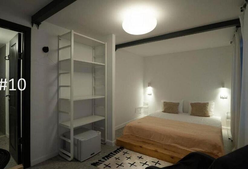 스탠다드 룸, The Pines   Experiment Favelas