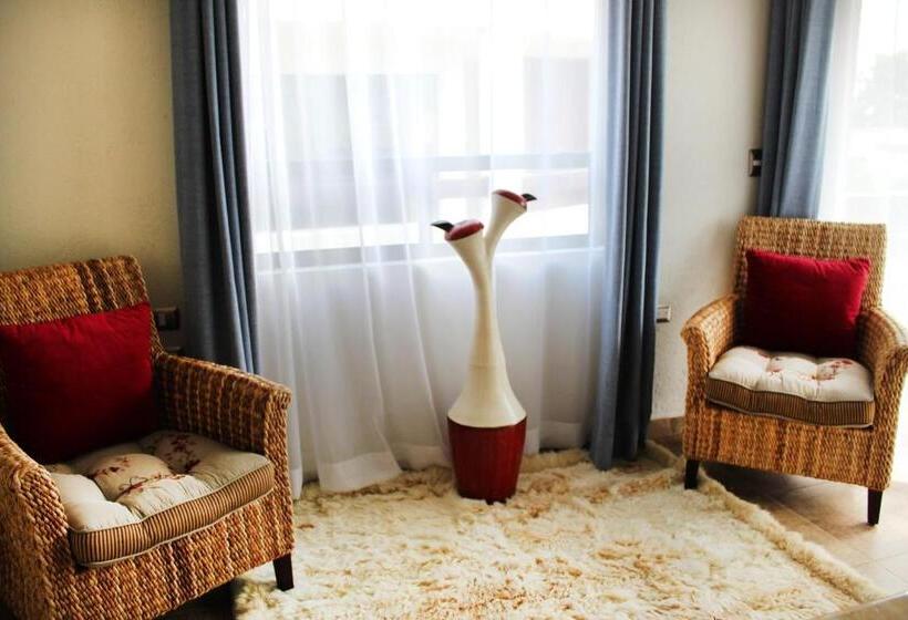 デラックススイート, Boutique La Rioja