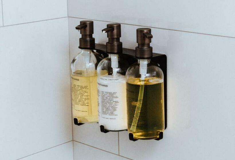 标准间, The Cabot Lodge