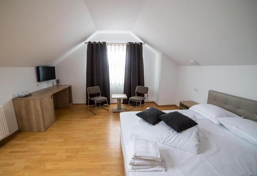 Семейный Номер, Casa Burduhos