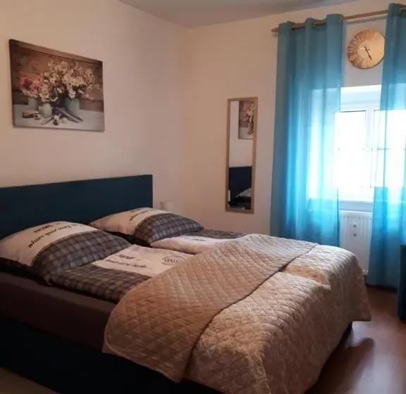 Sviitti 2 Makuuhuonetta, City Pension Zwickau