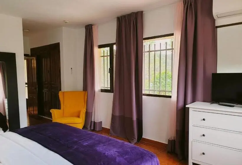 デラックスルーム, El Rincón De La Espe
