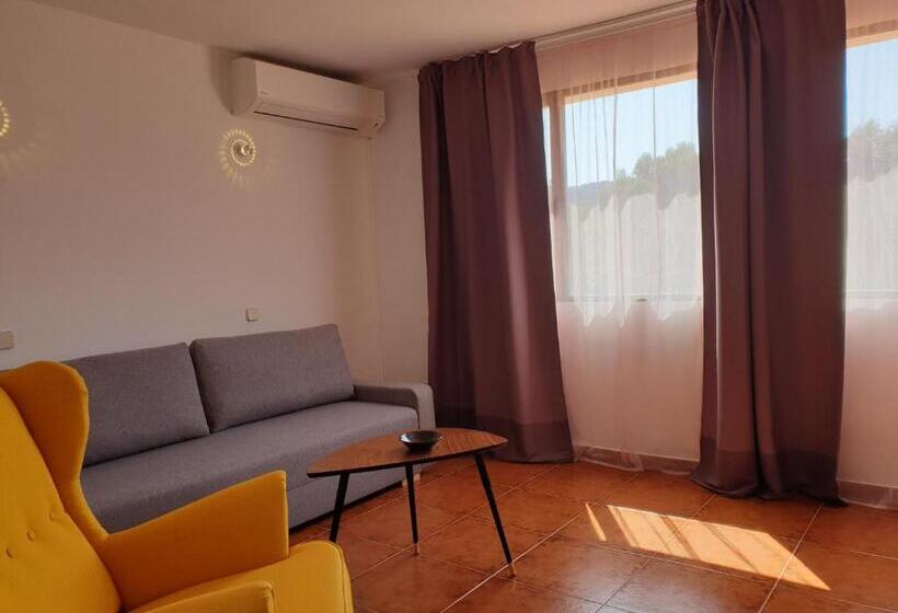 スタンダードスタジオ, El Rincón De La Espe