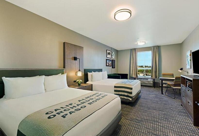 جناح, Oxford Suites Paso Robles