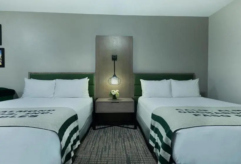 クイーンサイズベッドのスイートルーム, Oxford Suites Paso Robles