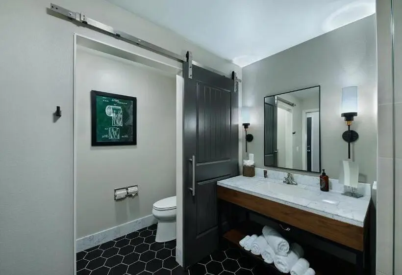 クイーンサイズベッドのスイートルーム, Oxford Suites Paso Robles