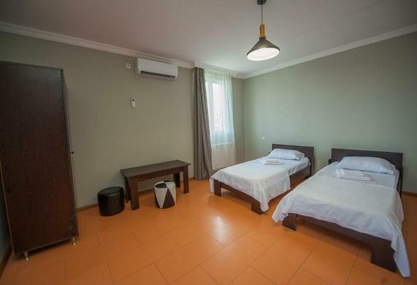 استودیوی استاندارد, Cosmos