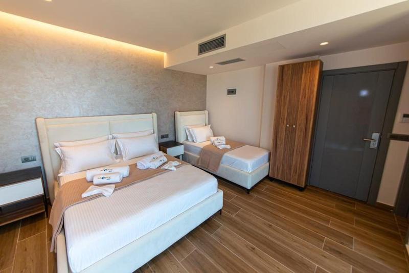 豪华三人间, Utopia