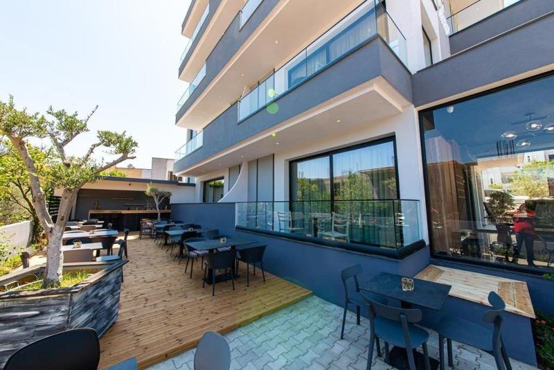 豪华三人间, Utopia