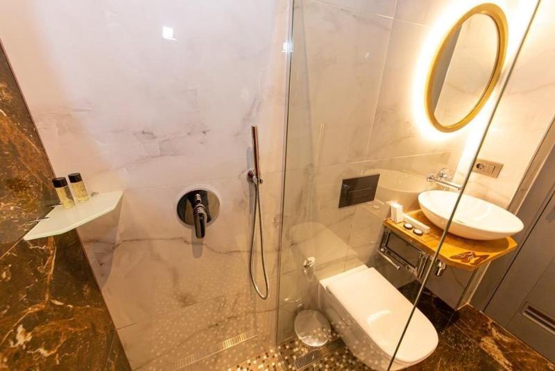 带阳台的豪华间, Utopia