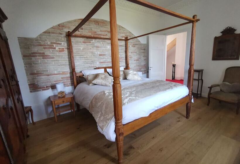 غرفة قياسية, Chateau De Saintgenix