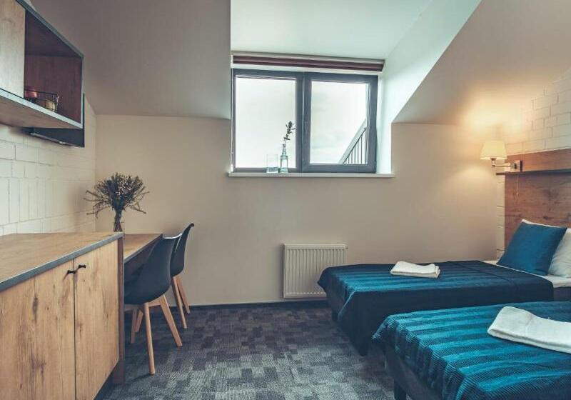 اتاق استاندارد, Railway Apartments And