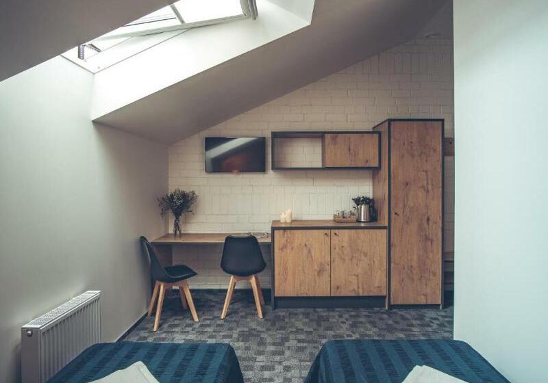 اتاق استاندارد, Railway Apartments And