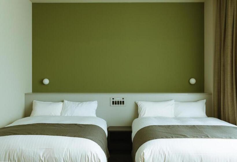 غرفة ديلوكس, Karae