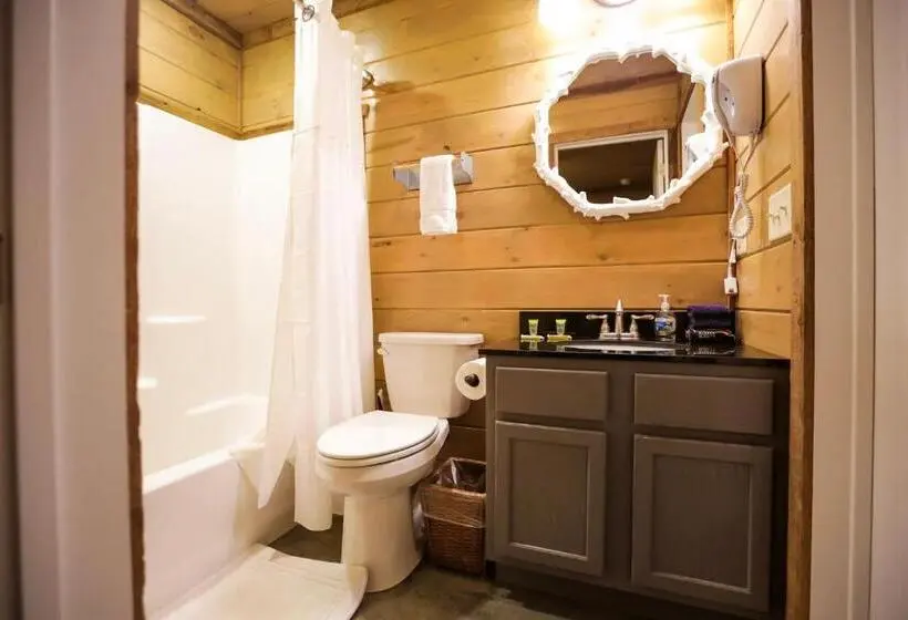 スタンダードルーム, Knotty Squirrel Cabins