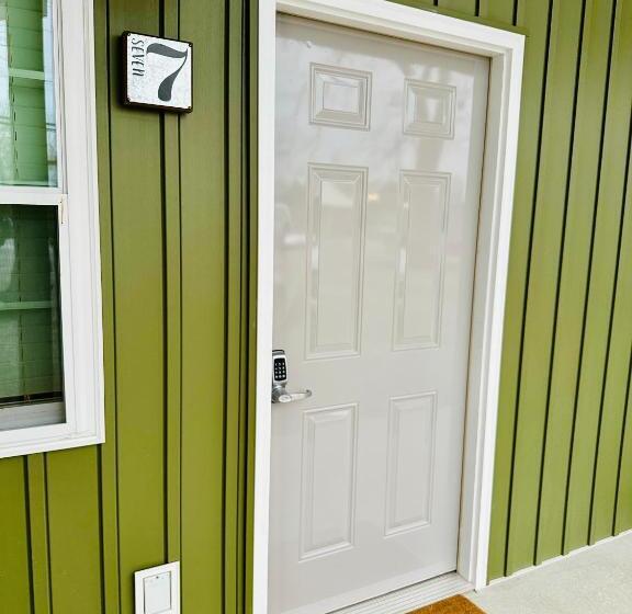 침실 2개 스위트, Knotty Squirrel Cabins