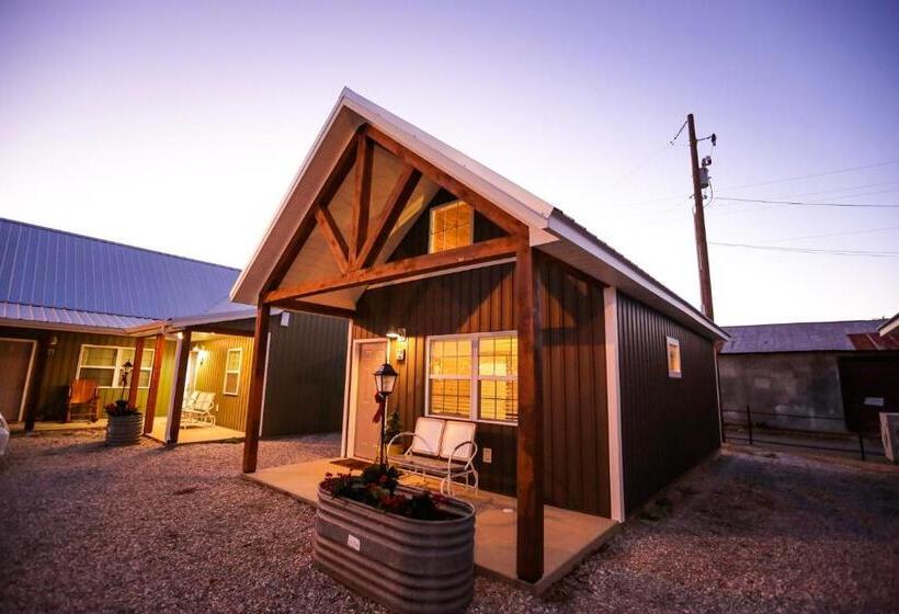 스탠다드 룸, Knotty Squirrel Cabins