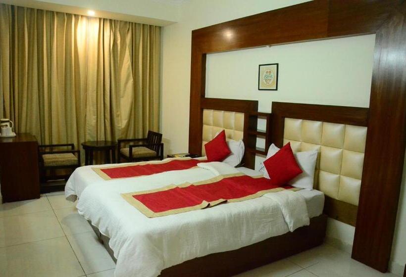 带大床的豪华间, Milam Inn