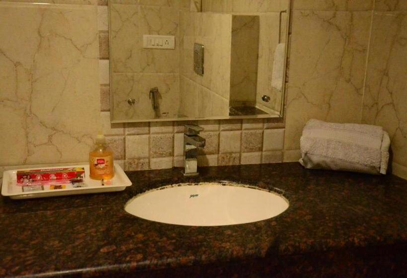 标准间, Milam Inn